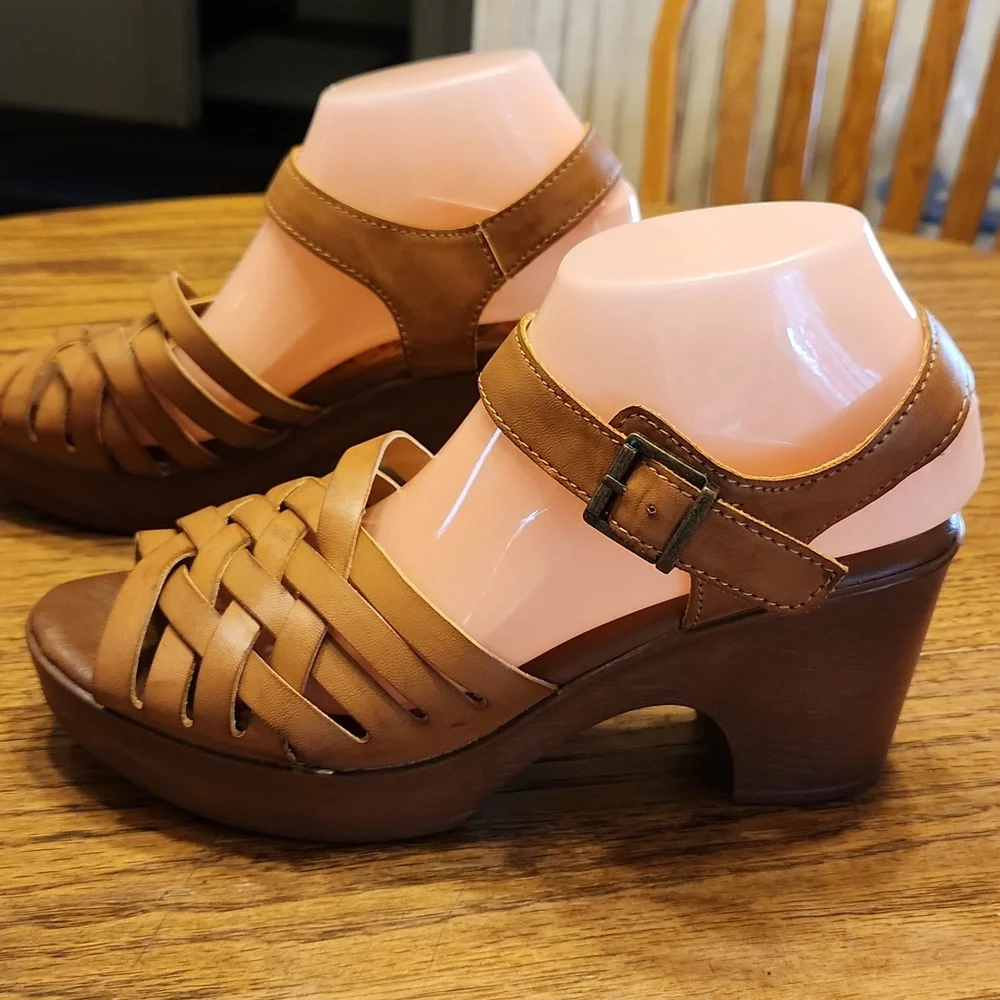 boc gwenethwoodgrain platform